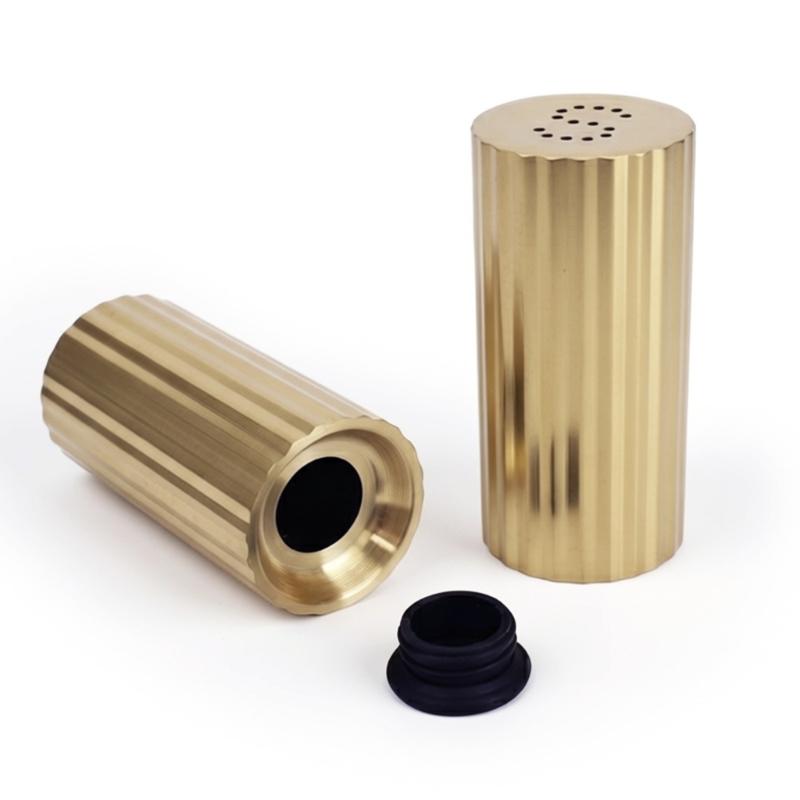 Oxidation Proof Metal Flavor Dispenser With Hole Cover For Controlled Seasoning In Kitchens