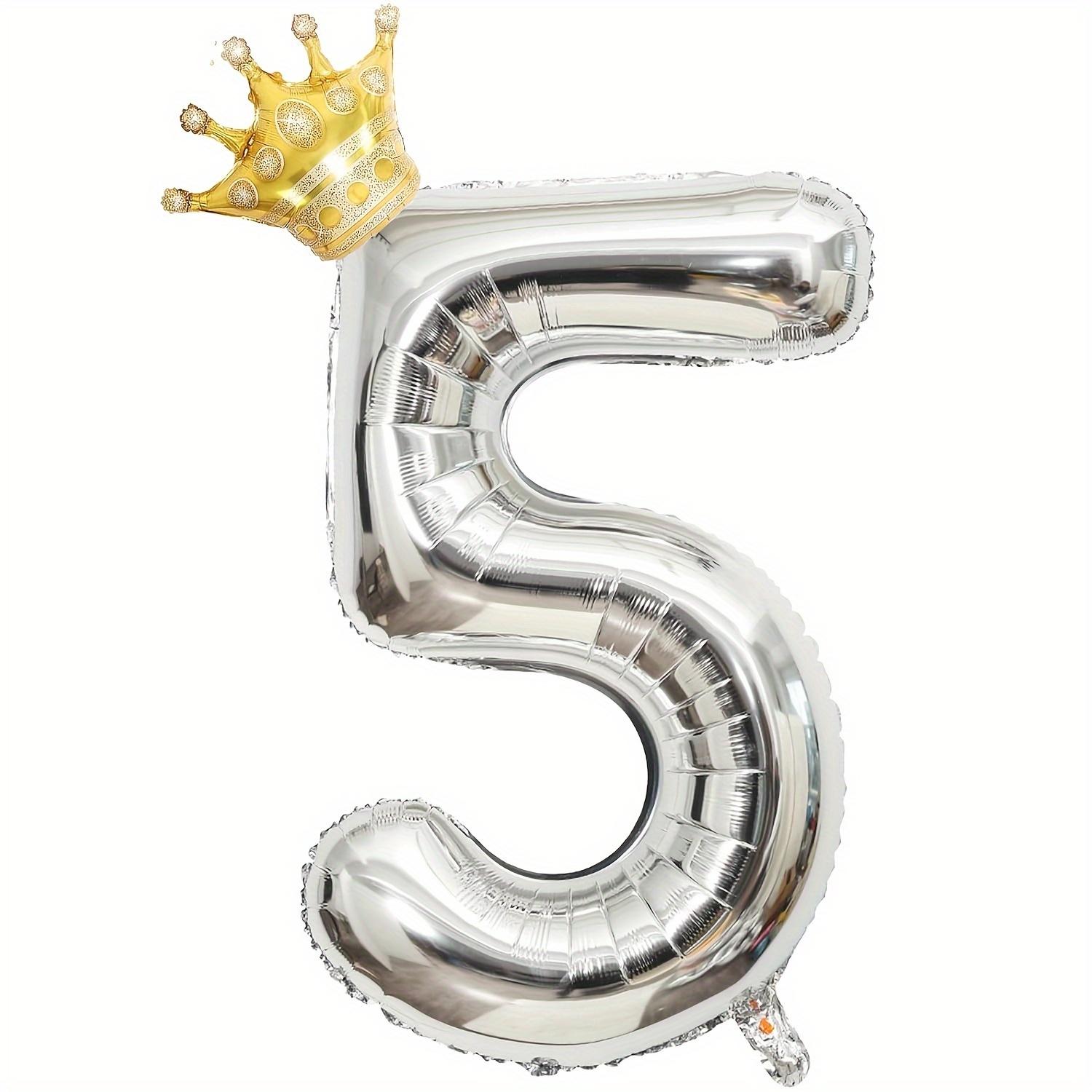 

2 срібні повітряні кулі з номерами 0-9 і набір із золотими коронами, які підходять для святкування днів народження, ювілеїв і прикраси вечірок