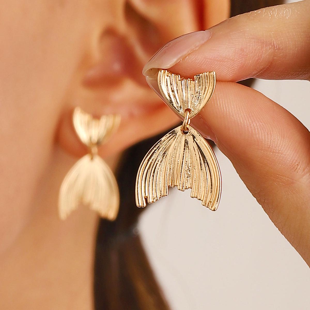 

Ретро европейские и американские металлические серьги-гвоздики с холодными каффами для ушей - Простые, гладкие, высококлассная мода.