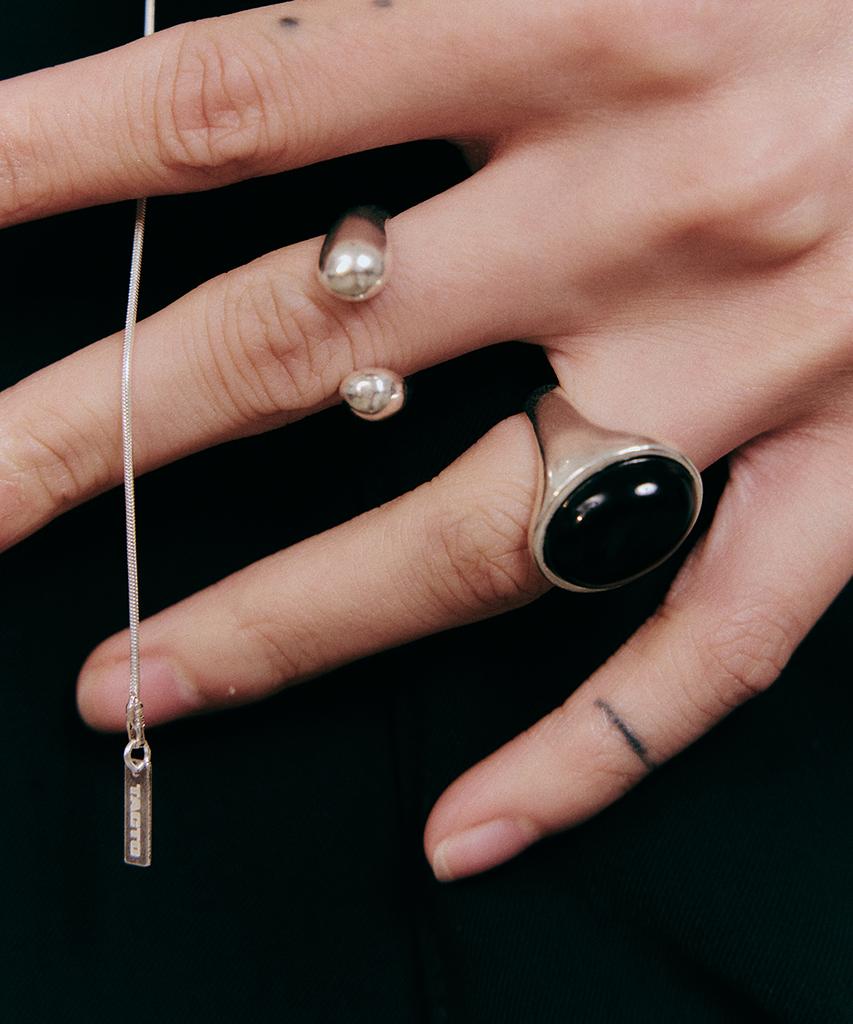 Tacto Black Onyx Ring