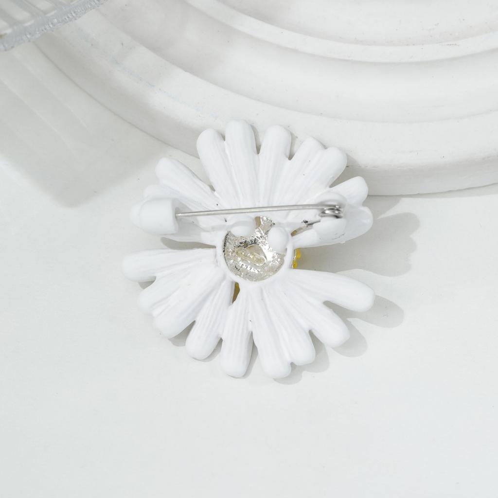 Kleine Cartoon-Brosche Süße Damenbekleidung Korsage Schmuck Blume Anstecknadel