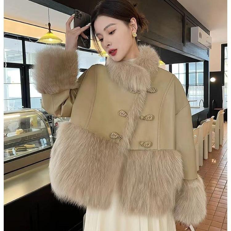 Elegante Damen Daunenjacke im chinesischen Stil mit weißen Entendaunen, Mantel und Pelz für Herbst und Winter