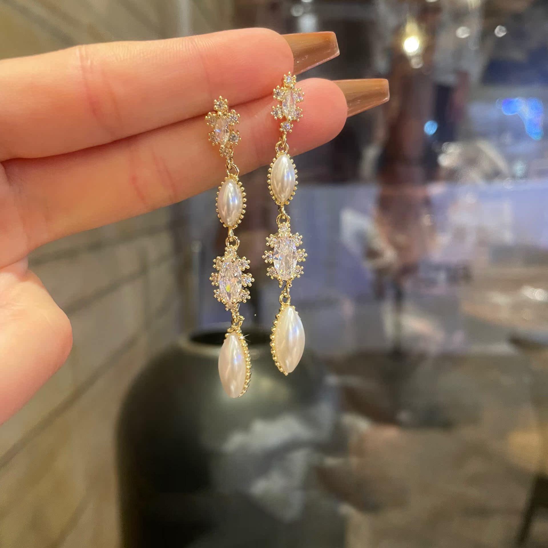 

Серьги-пусеты с бахромой из жемчуга Zir*****val модные серьги высокого класса в стиле легкой роскоши французские нишевые преувеличенные серьги