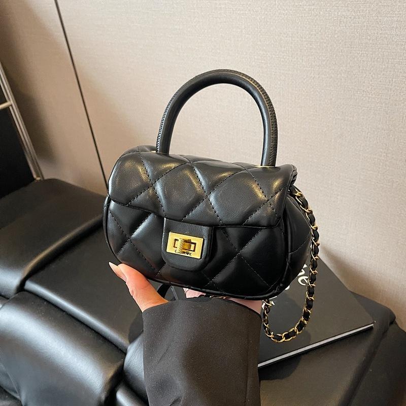 Women's bag 2025 new messenger bag spring and summer small square bag niche design high sense women's shoulder portable diamond bag