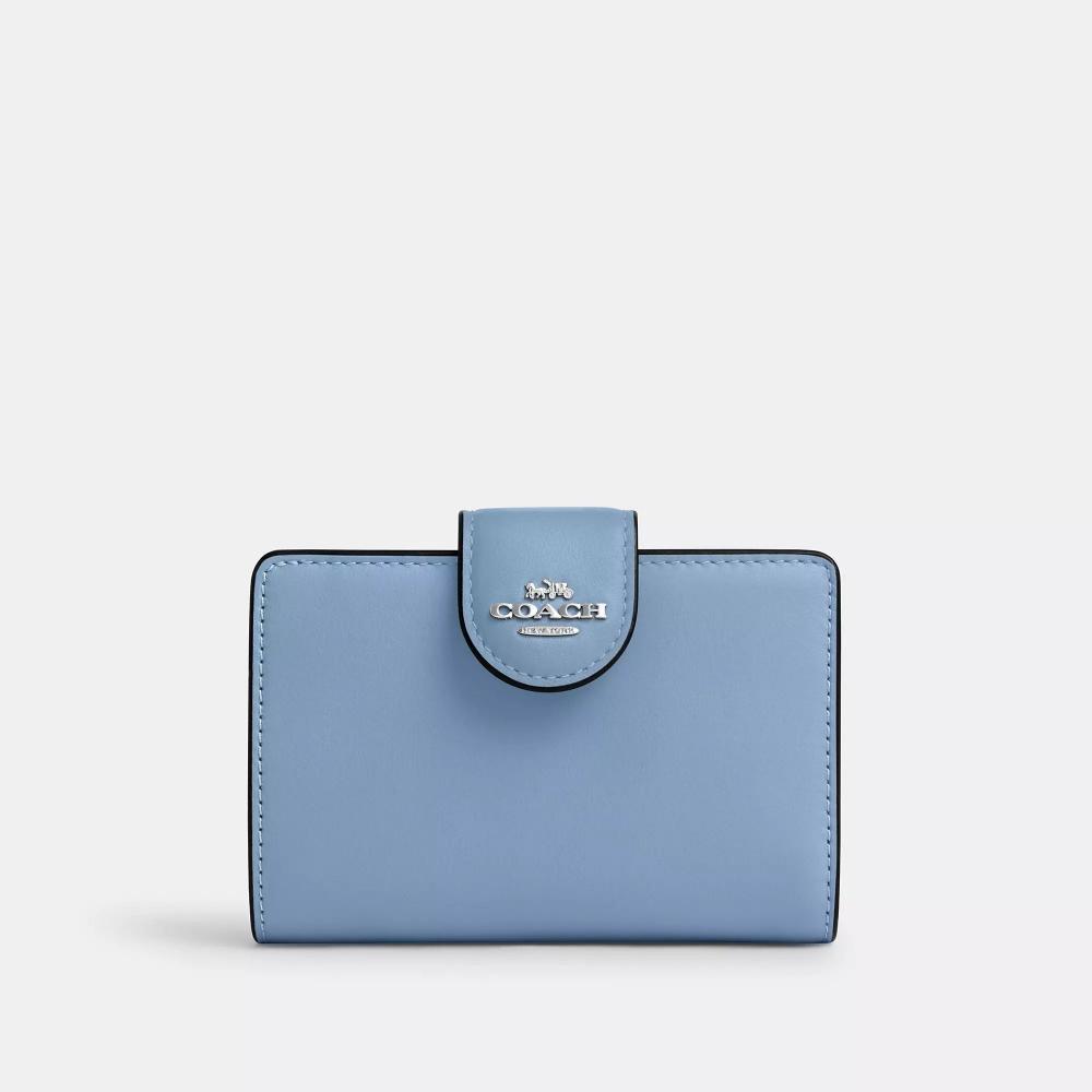 

Угловой кошелек Coach среднего размера на молнии, серебро, василек, полевая флора