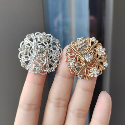 New High-end Silver-plated Diamond-encrusted Classical Brooch, Versatile Collar Collar Pin Accessories