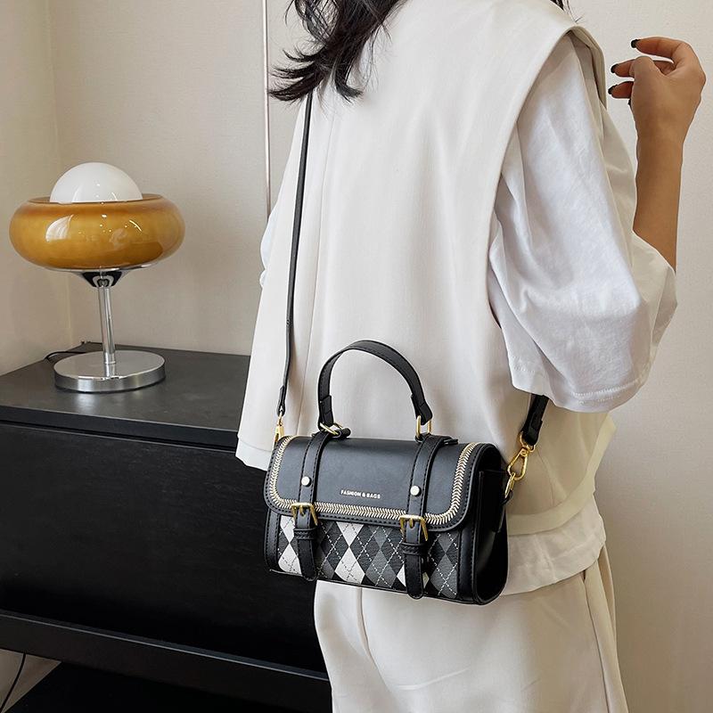 2025 Autumn New Women's Bag Fashion Diamond Handbag Bag Texture Versatile Shoulder Messenger Bag Women's Bag