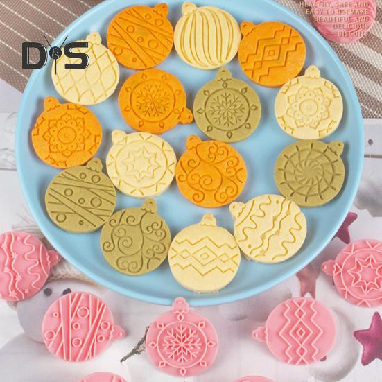 10 tk / komplekt jõulupalli küpsise lõikur vormi toidukvaliteediga PP nõudepesumasinas ohutu press DIY 3D fondant küpsisevalmistaja vormi köögi küpsetustööriistad