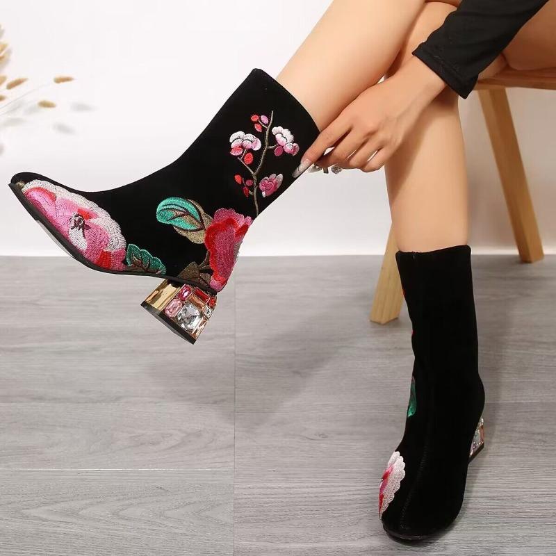 Flower medium boots autumn and winter new round head side zipper embroidered large size rhinestones and medium heel leather boots