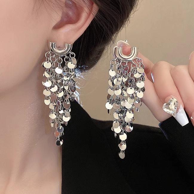 Brincos da Moda Exquisitos com Borla Longa: Elegante, Brilhante e Versátil para Mulheres