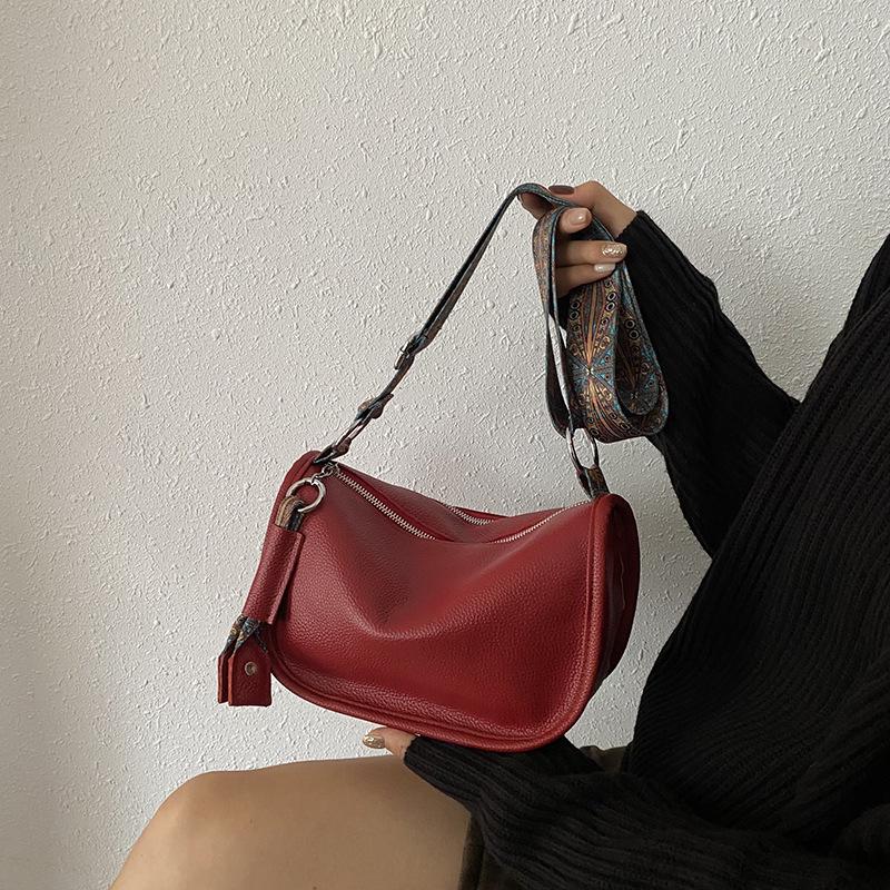 Genuine Leather Women's Crossbody Dumpling Bag - Large Capacity, Trendy Autumn/Winter Shoulder Bag