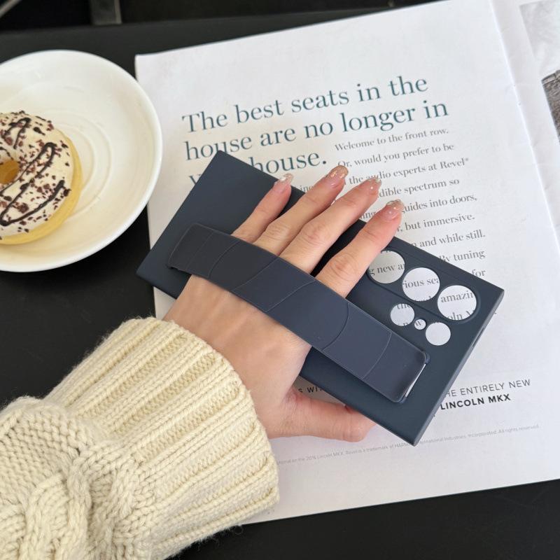 Suitable for Samsung S24ultra Mobile Phone Case Liquid Silicone S25 S23 Full inclusive Wristband Protection Case