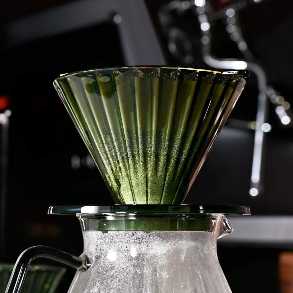 Wielorazowy 1-2 filiżanki V01 Dripper do kawy Żywiczny filtr do kawy do przelewania Barista Parzenie kawy Lejek do kawy Kubek filtrujący Ręczne przelewanie