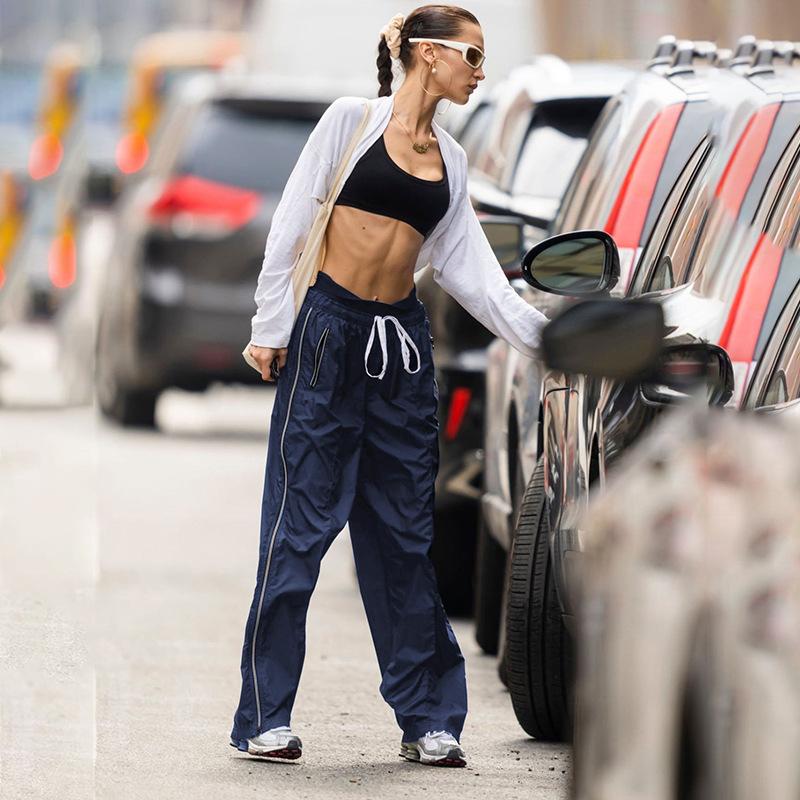 Повседневные спортивные брюки с полосками по бокам — фото 4