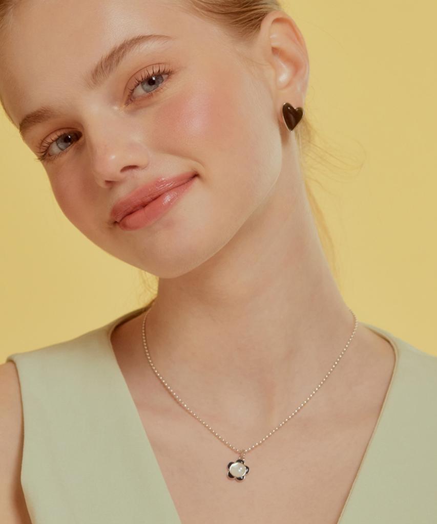 Tatiana (Silver 925) Mother-Of-Pearl Flower Egg Chain Necklace Nz2013