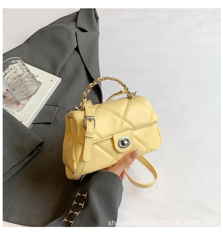 Portable Small Square Bag 2025 New Small Fragrant Style Fashion Foreign Style Messenger Bag Trend Diamond Versatile Shoulder Commuter Bag