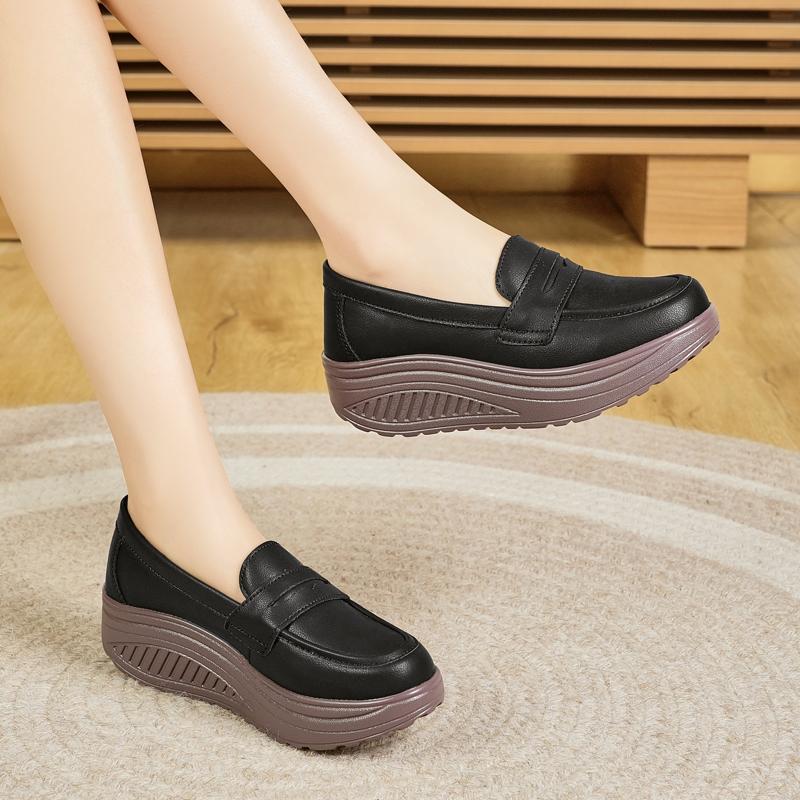 Ladies Platform Loafers Casual Elegant Black Leather Women Height Increase Thick Sole Shake Shoe for Mother
