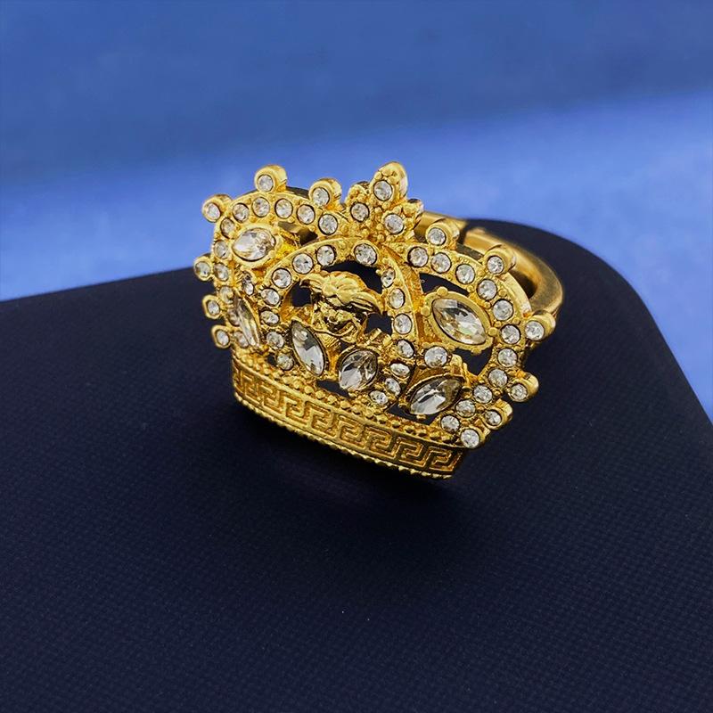 Foreign Trade Wish Fanjia Medusa Hollow Crown Set Jewelry Medieval Accessories Long Necklace