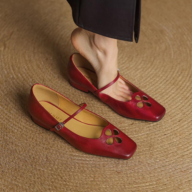 New Women's Leather Lazy Shoes Round Head Low Heel Four Seasons Wear Casual Single Shoes Large Size Comfortable Soft Sole Solid Color Light Mouth