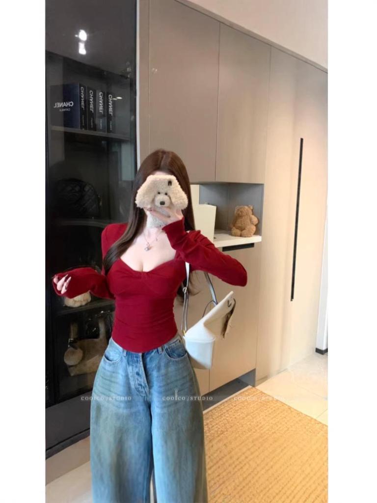 Chic Red Long Sleeve Square Neck Slimming Top for Women