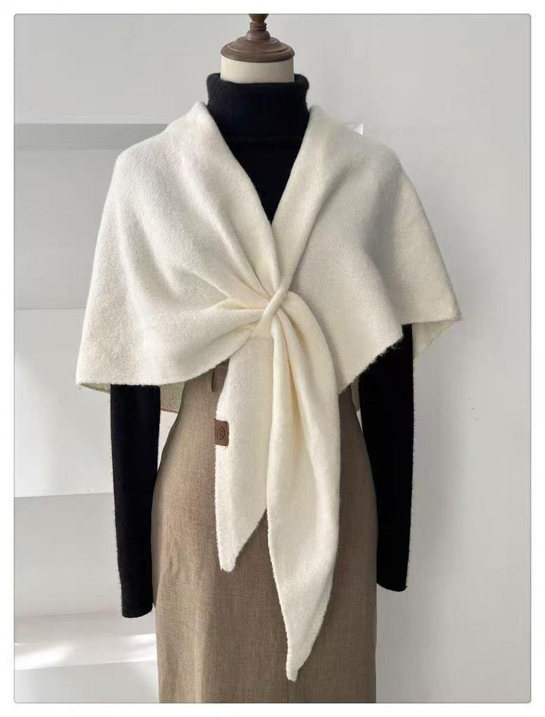 Wool Blend Cross-Knit Triangle Shawl: Women's Versatile Fashion Outerwear