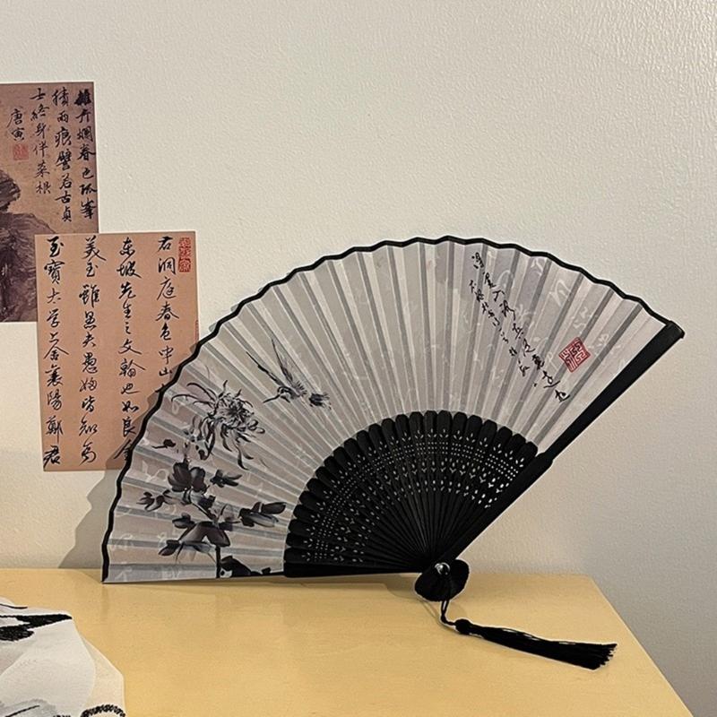 Handheld Wood Fabric Fan With Chinese Traditional Painting Calligraphy Fan for Outdoor Use Dance Fan