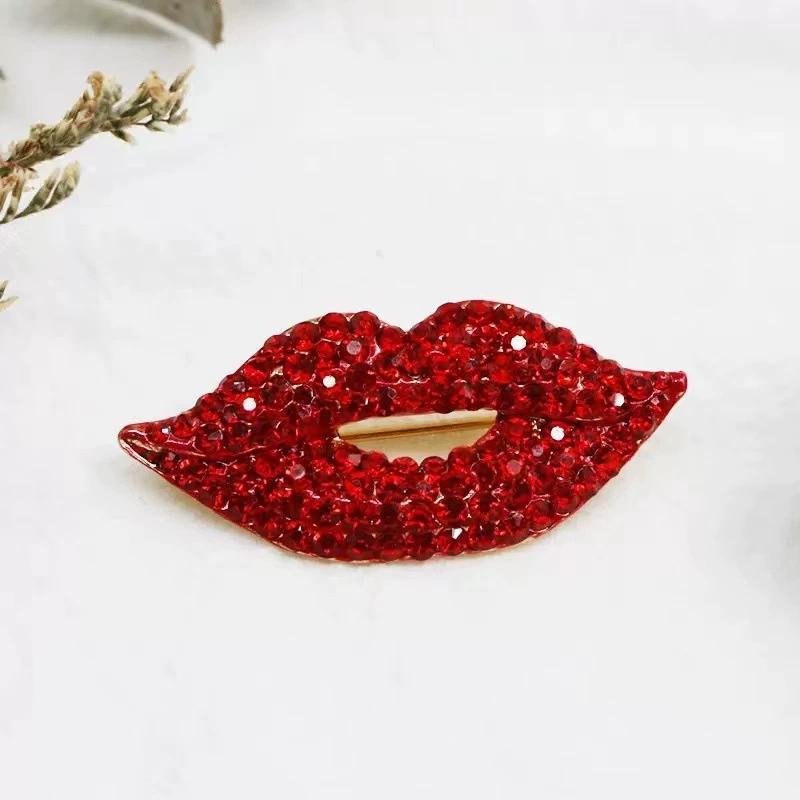 Full of Crystal Lips-shape Brooches Red Sexy Lip Brooch Pins for Women Luxury Clothes Jewelry Fashion Accessories