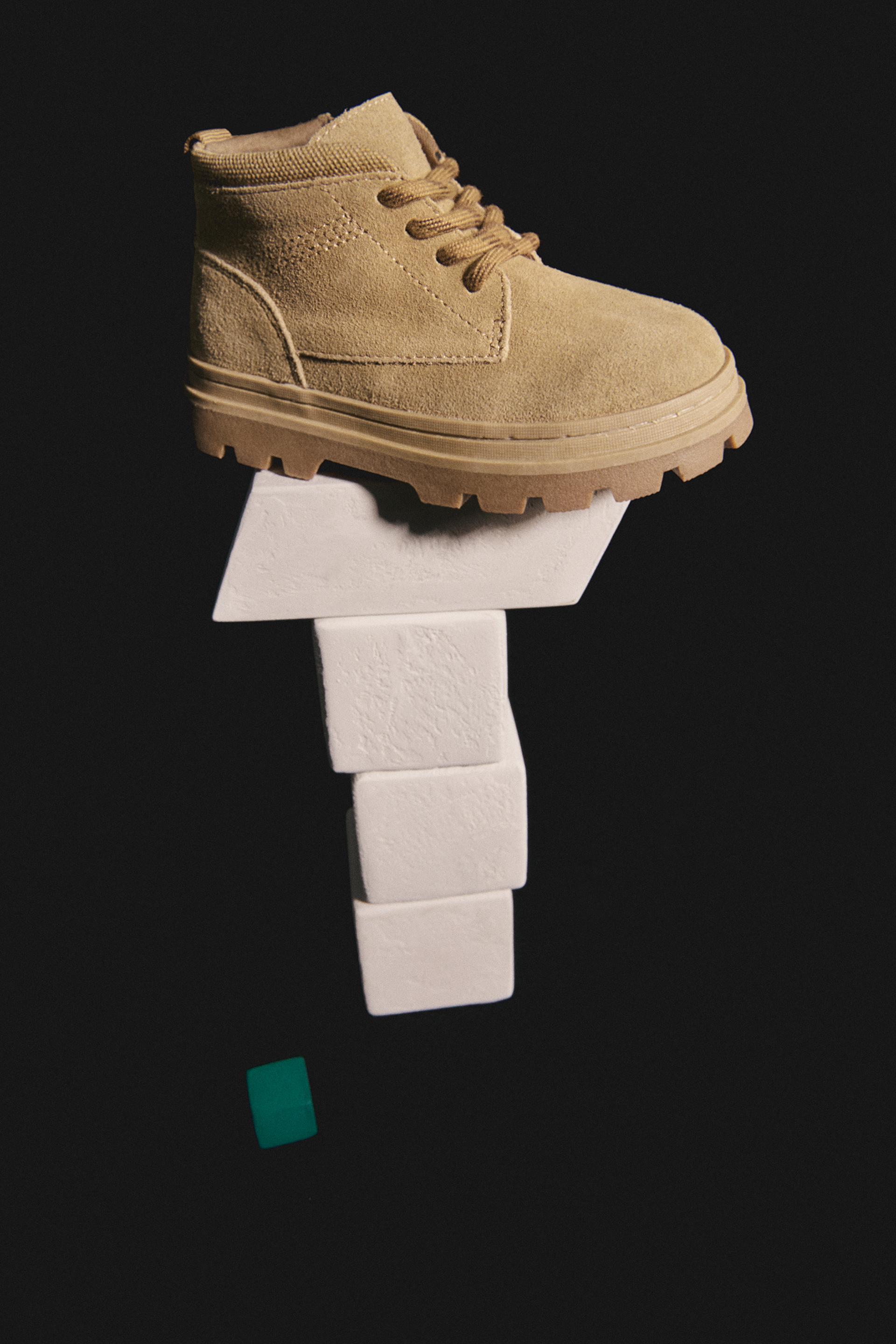 

ЗАМШЕВЫЕ БОТИНКИ