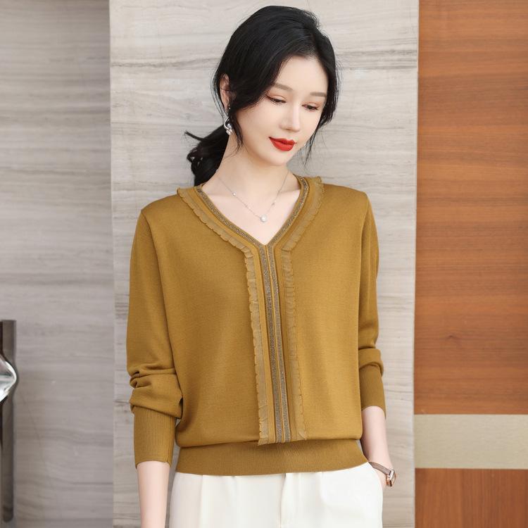 

Middle-aged Mother with Skirt Top Covering Belly Bottoming Shirt V-neck Sweater for Women In Spring and Autumn Thin Sweater M