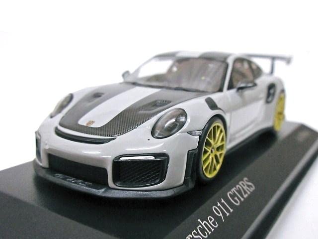 Minichamps Scale Porsche 911 GT2 RS Weissach Package Gold Rim 2018 1/43 (Chalk)