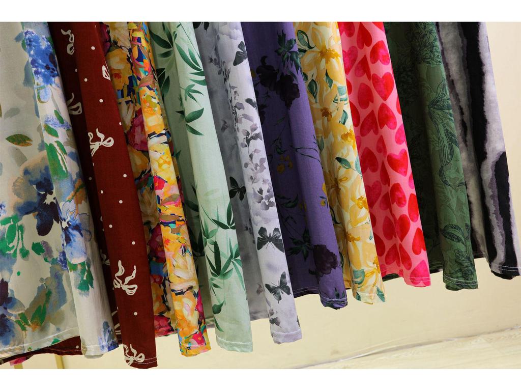 Women's Floral Mid-Length Summer Dress: Perfect for Cool Spring and Vacation Wear