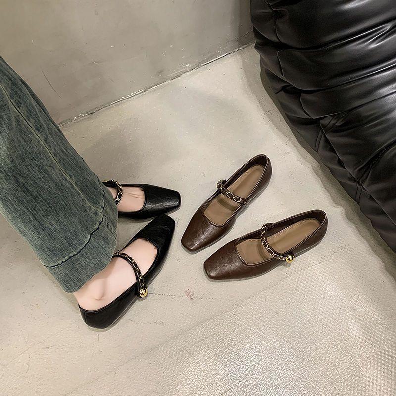 Square head shallow mouth one-word buckle with low heel soft leather single shoes women's 2025 new spring and autumn retro Mary Jane shoes small le