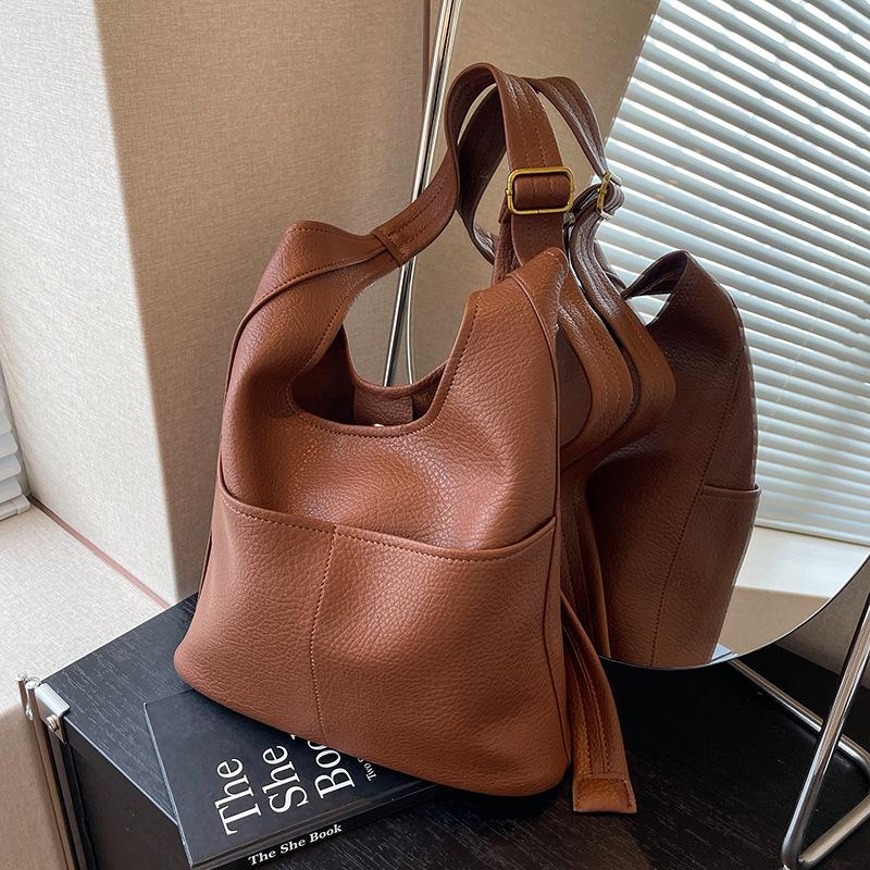 This year's new product is classic fashion niche style soft leather shoulder large-capacity bag women's bucket bag crossbody texture commuting