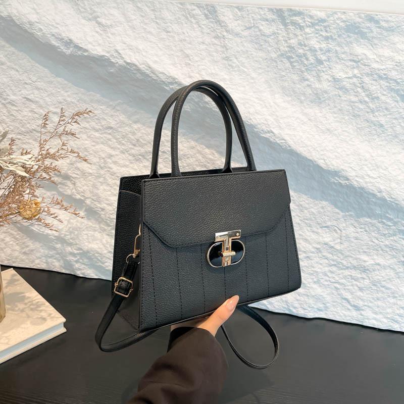 Fashion embroidery thread autumn new casual simple retro fashion portable crossbody shoulder small square bag