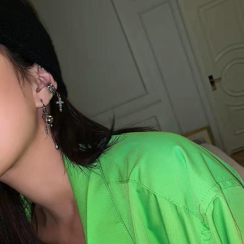 Hiphop Punk Zircon Cross Pendant Ear Clip Earrings for Men Women Fashion Geometric Metal C-Shaped Ear Clip Party Jewelry Gifts
