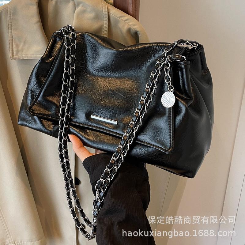 Large Capacity Bag Women 2025 New Popular High-end Shoulder Bag Summer Super Fire Commuter Chain Messenger Bag