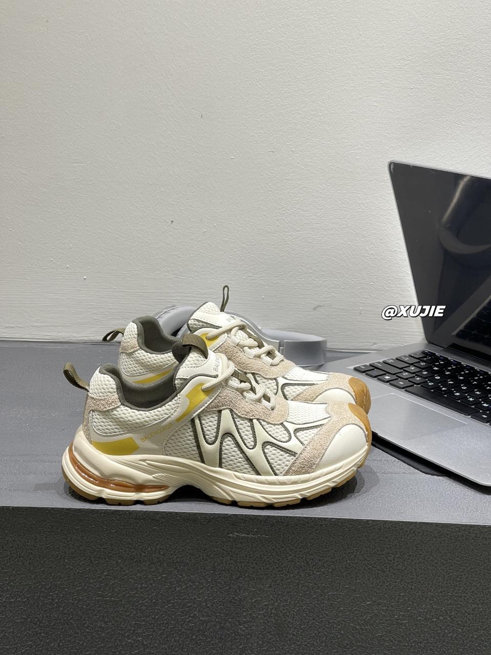 

Retro red crooked dad shoes women s 2025 new models are popular this year, super fire thick-soled non-slip sports and leisure women s shoes 35