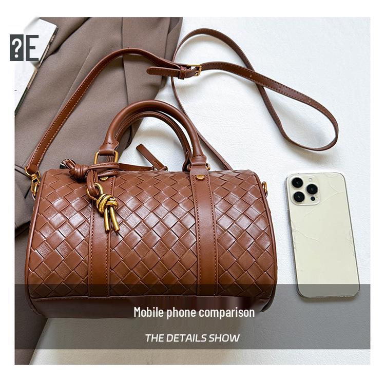 2025 Autumn/Winter Vintage Woven Women's Pillow Shoulder Bag