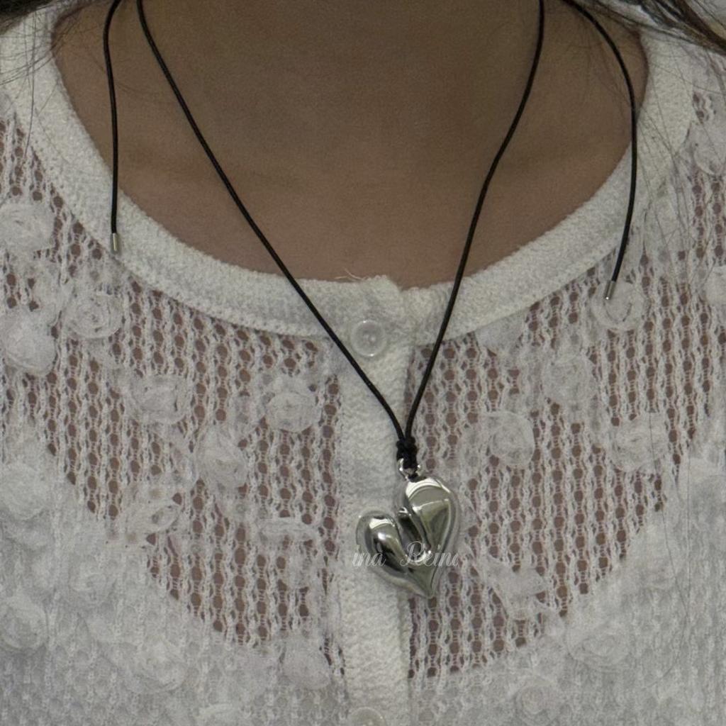 Love spherical necklace Korean niche sweet cool style collarbone chain fashionable versatile high sense necklace women