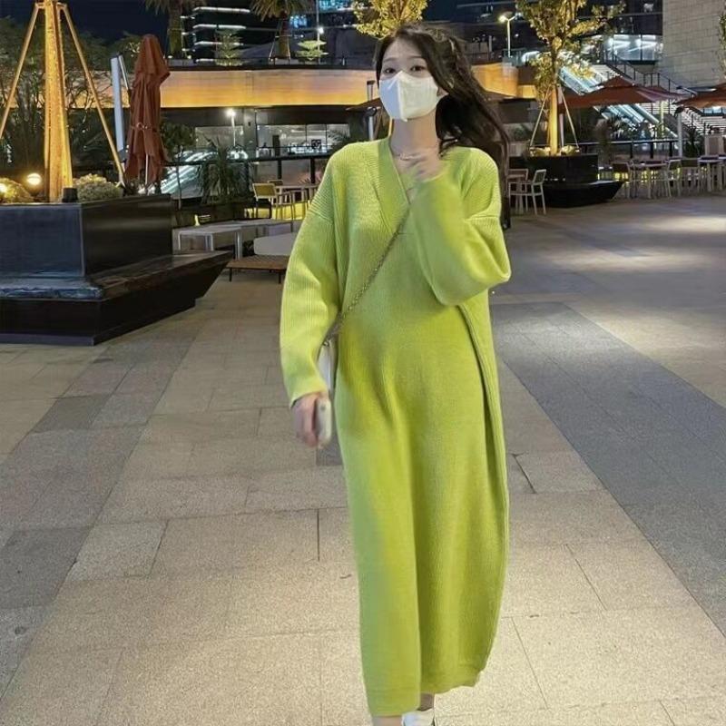 Green long-sleeved knitted dress women's autumn and winter loose straight long sweater skirt with base and temperament long dress