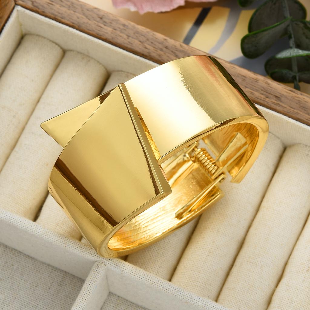 17KM Glänzende Oberfläche Schlichter Breiter Gesichtskreis Armreif Modeschmuck Frauen Trendig Glänzend Täglich Party Accessoire Dekoratives Geschenk für Sie