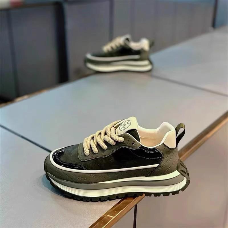 

Мужские модные кроссовки осень/зима на массивной подошве: Спортивные и повседневные туфли с приподнятой подошвой в стиле Форреста Гампа Size 43