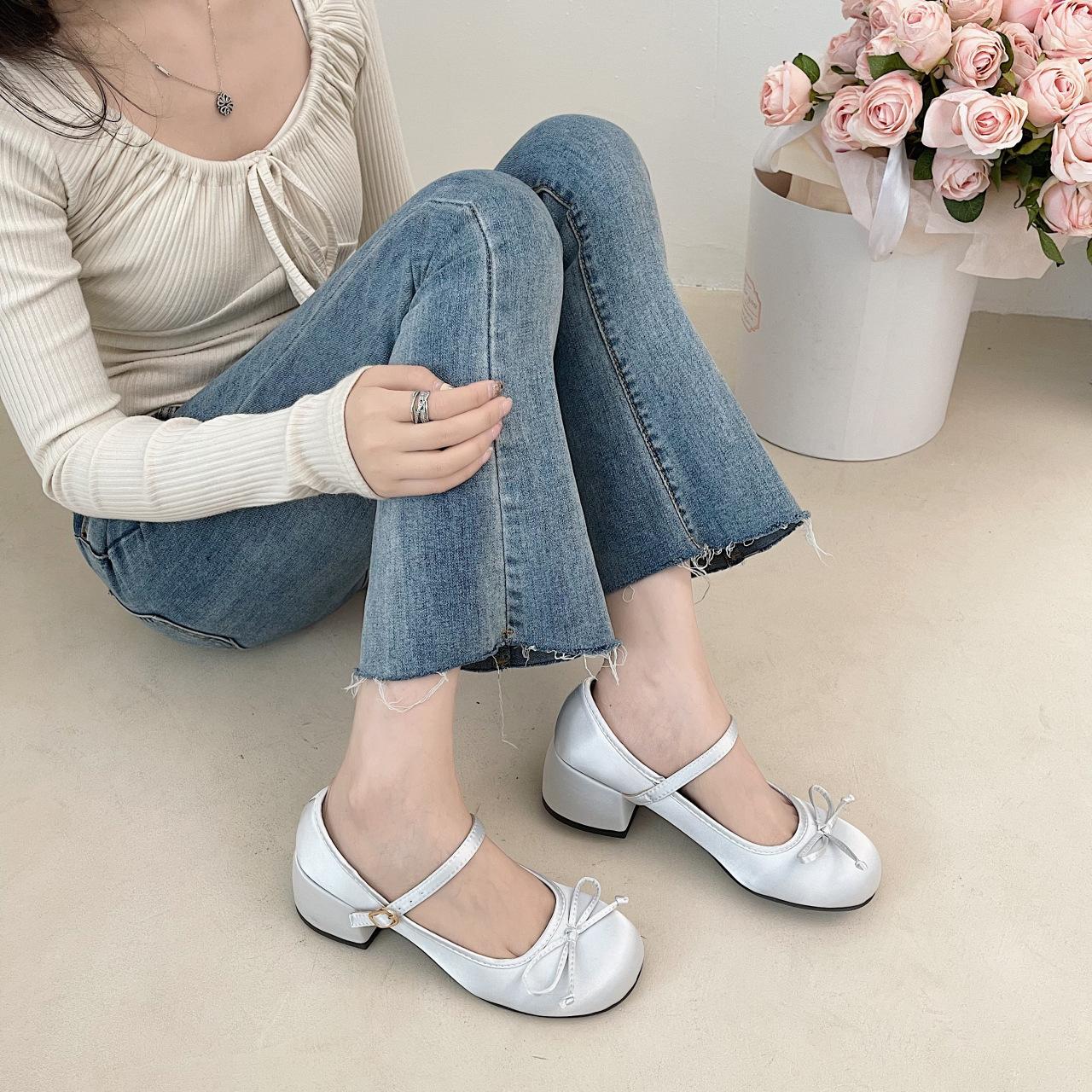 

Туфли-лодочки на толстом каблуке в стиле сяосянфэн, женские, новые, весна-осень 2025, с мелким вырезом, круглым носком, французские туфли Мэри Джейн, производитель 40 серебряный