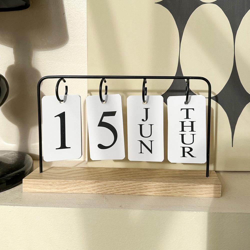 Wooden Desktop Flip Calendar Turn Page Design Vintage Standing Calendar Date Display Creative Series Wooden Calendar