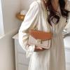 Retro Tasche Damen Umhängetasche Kettentasche Damen Tasche Frühling und Sommer neue Schultertasche kleine Tasche vielseitige kleine quadratische Tasche