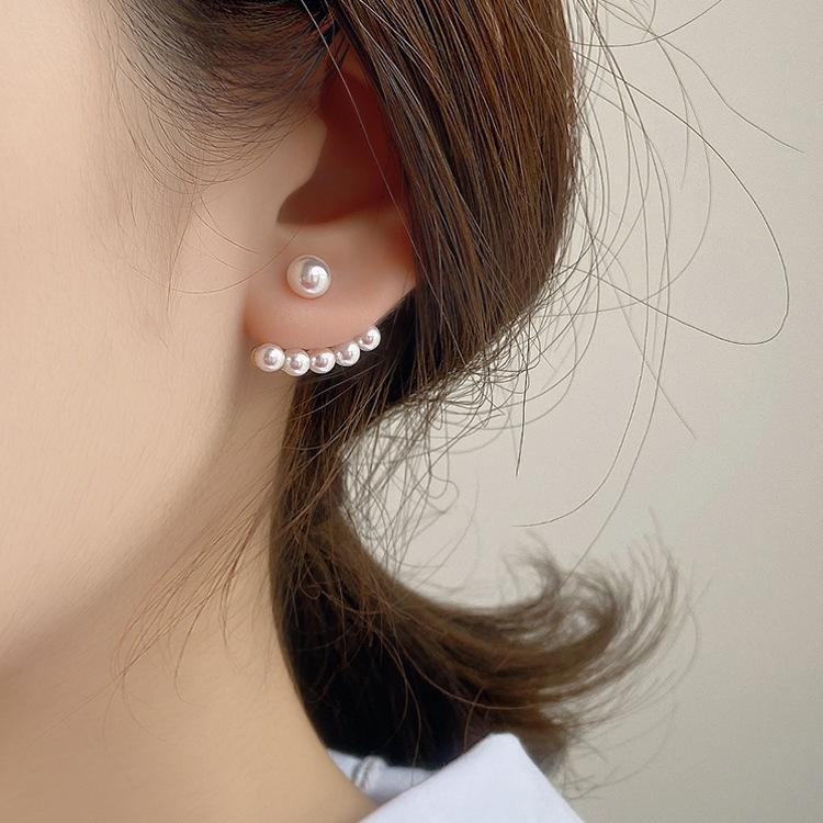 Pearl Earrings Female Korean Niche Light Luxury Star with The Same High-end Stud Earrings Temperament
