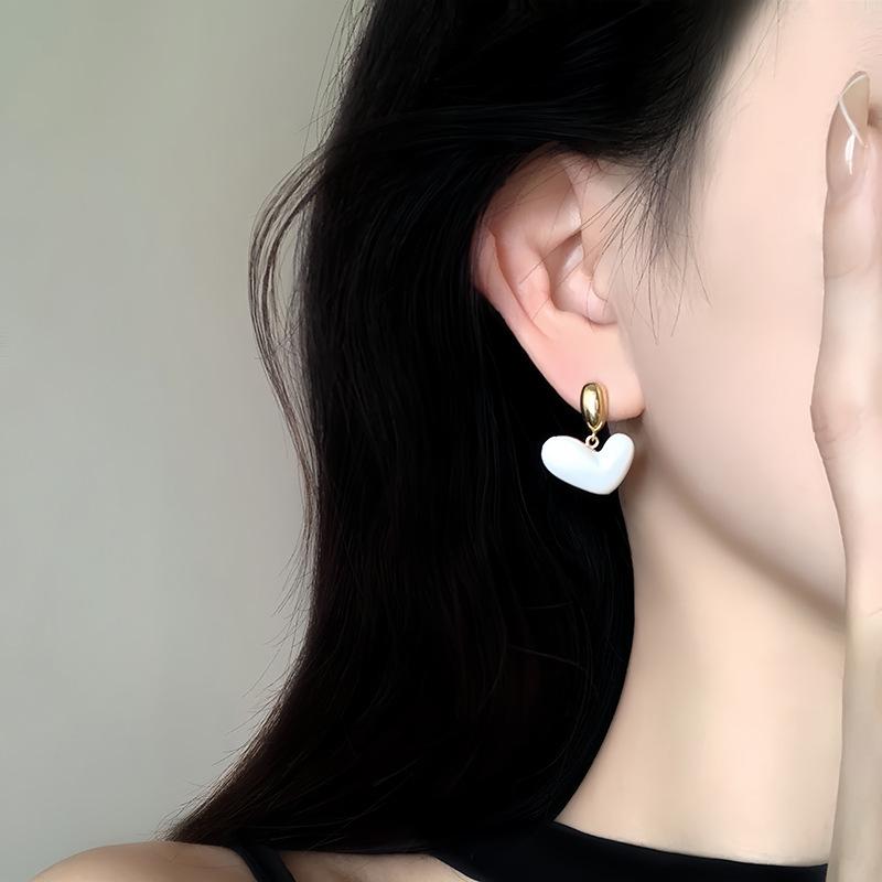 

Модные серьги-подвески для женщин белый