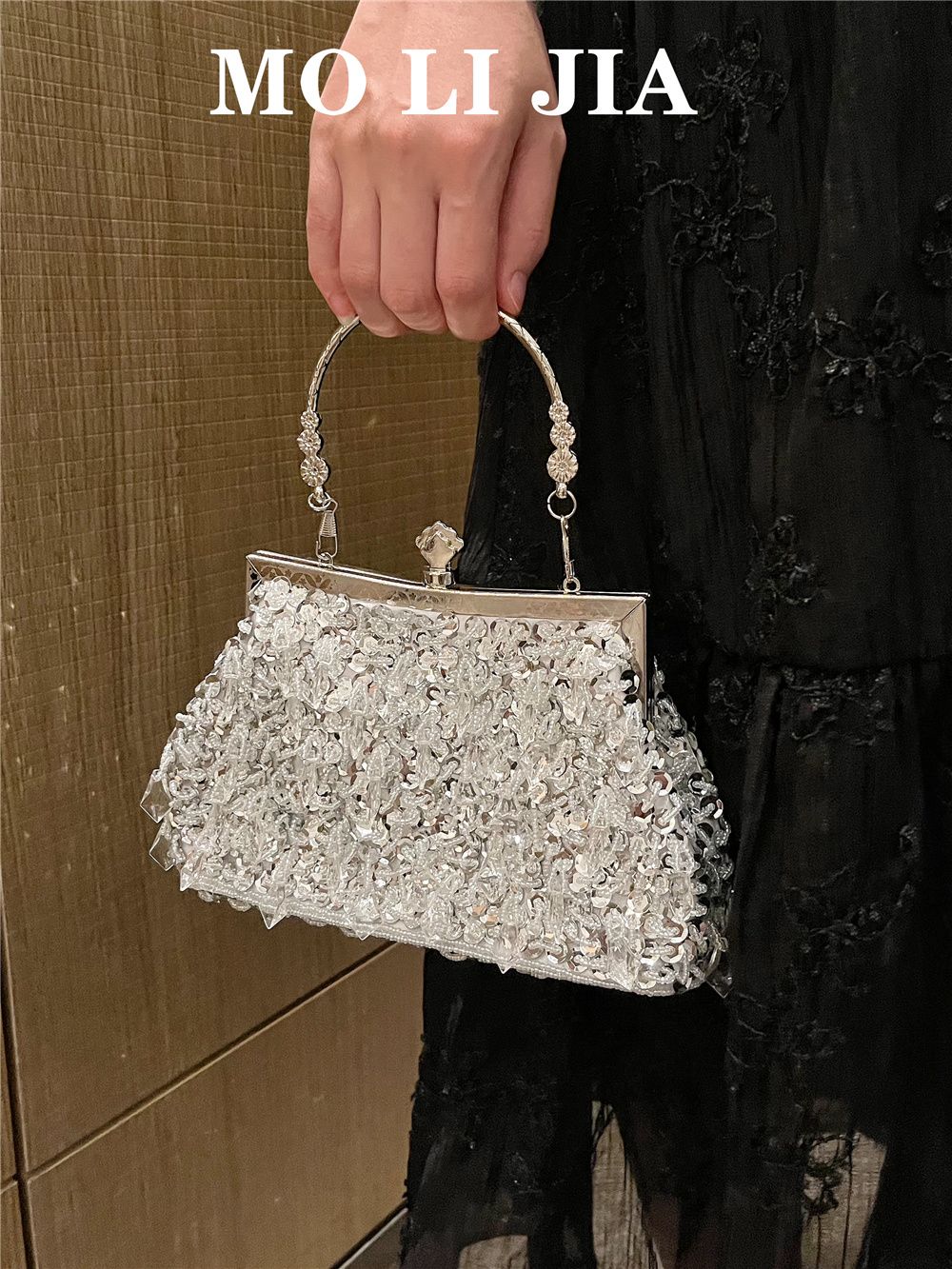

Vintage Beading Silver Handbag Purse Women 2025 New Party Dress Handle Dinner Bag Female Retro Evening Hand Bag Wallet Ladies 23x15.5x7.5cm срібний