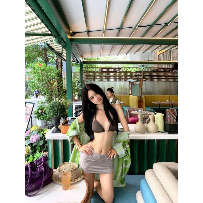 

Кумикуми Сексуальный стиль Полоски Защита от солнца Рубашка Женское бандажное платье Коричневый жилет Осень Платье-футляр Юбка Набор из трех предметов Curry color inside M