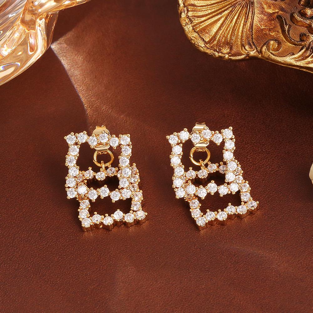 Exquisite Geometric Stud Earrings: Versatile High-End Fashion for Daily Wear